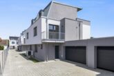 Familiengerechte Einfamilienhäuser komplett in ZIEGEL-Massivbauweise - mit Doppelgarage und schöner Dachterrasse mit Aussicht! - Titelbild